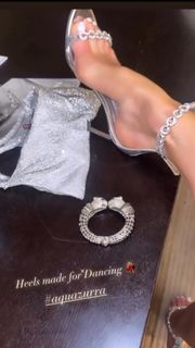 Victoria Silvstedt feet photo 19