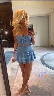 Victoria Silvstedt feet photo 5