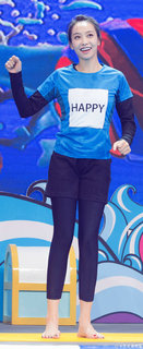 Victoria Song feet photo 1