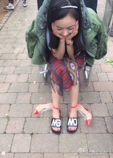 Victoria Song feet photo 17