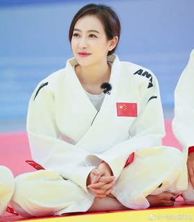 Victoria Song feet photo 14