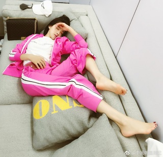 Victoria Song feet photo 12
