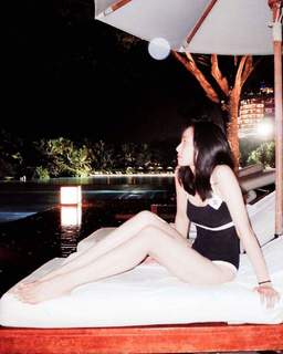 Victoria Song feet photo 14