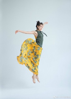 Victoria Song feet photo 2
