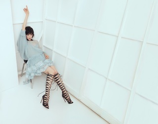 Victoria Song feet photo 16