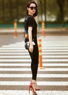 Victoria Song feet photo 2