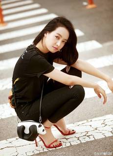 Victoria Song feet photo 18