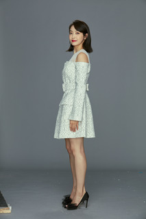 Victoria Song feet photo 9