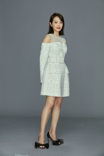 Victoria Song feet photo 2