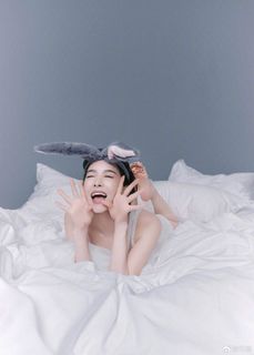 Victoria Song feet photo 1