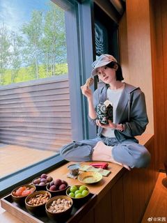Victoria Song feet photo 3