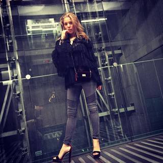 Victoria Swarovski feet photo thumbnail