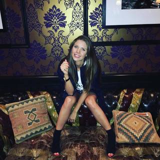 Victoria Swarovski feet photo thumbnail