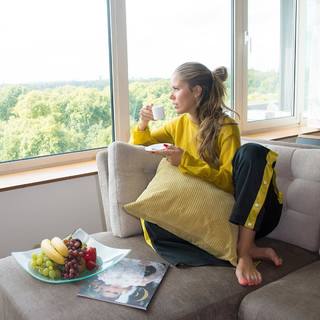 Victoria Swarovski feet photo thumbnail
