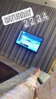 Victoria Swarovski feet photo thumbnail