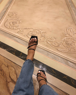 Victoria Villarroel feet photo 3