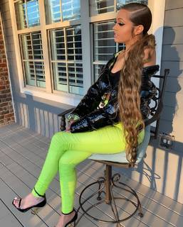 Victoria Waldrip feet photo thumbnail