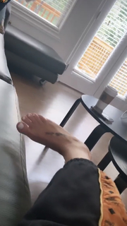 Victoria Waldrip feet photo thumbnail