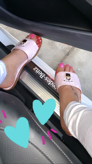 Victoria Waldrip feet photo thumbnail