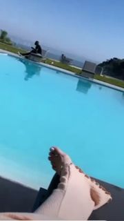 Victoria Waldrip feet photo thumbnail