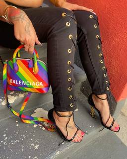Victoria Waldrip feet photo thumbnail