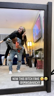 Victoria Waldrip feet photo thumbnail