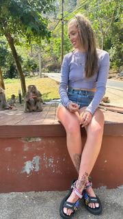 Victoria Waldrip feet photo thumbnail