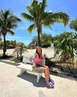 Victoria Waldrip feet photo thumbnail