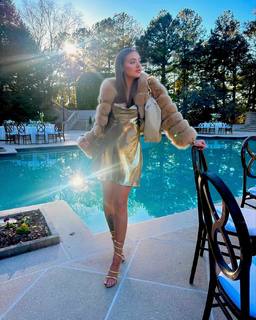 Victoria Waldrip feet photo thumbnail