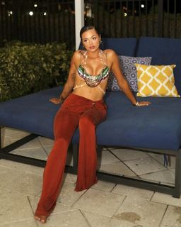 Victoria Waldrip feet photo thumbnail