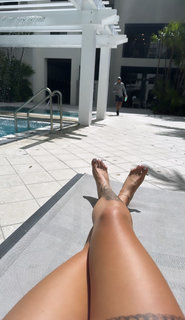 Victoria Waldrip feet photo thumbnail