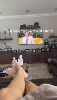 Victoria Waldrip feet photo thumbnail