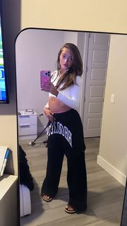 Victoria Waldrip feet photo thumbnail