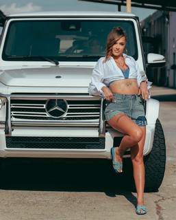 Victoria Waldrip feet photo thumbnail