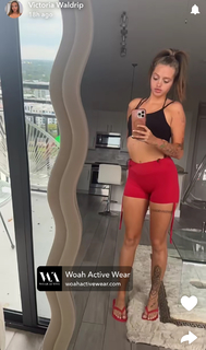 Victoria Waldrip feet photo thumbnail