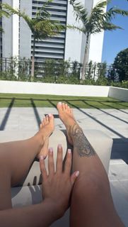 Victoria Waldrip feet photo thumbnail