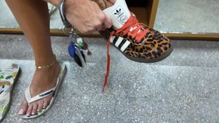 Victoria Waldrip feet photo thumbnail