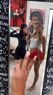 Victoria Waldrip feet photo thumbnail