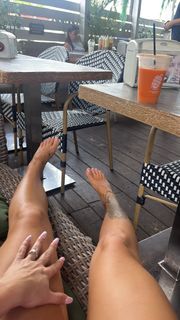 Victoria Waldrip feet photo thumbnail