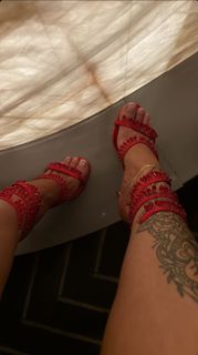 Victoria Waldrip feet photo thumbnail