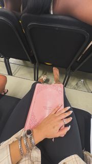 Victoria Waldrip feet photo thumbnail