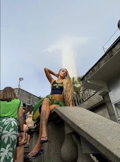 Victoria Waldrip feet photo thumbnail