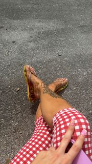 Victoria Waldrip feet photo 3