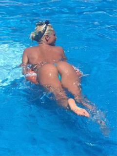 Victoria Xipolitakis feet photo 3