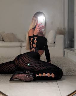 Victoriaasecretss feet photo 3