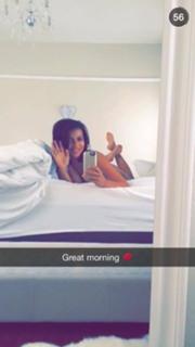 Vida Guerra feet photo thumbnail