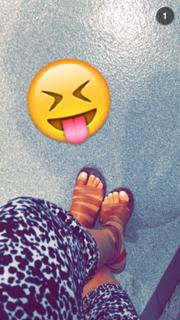 Vida Guerra feet photo thumbnail