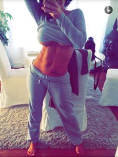 Vida Guerra feet photo thumbnail