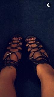 Vida Guerra feet photo thumbnail