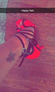 Vida Guerra feet photo thumbnail